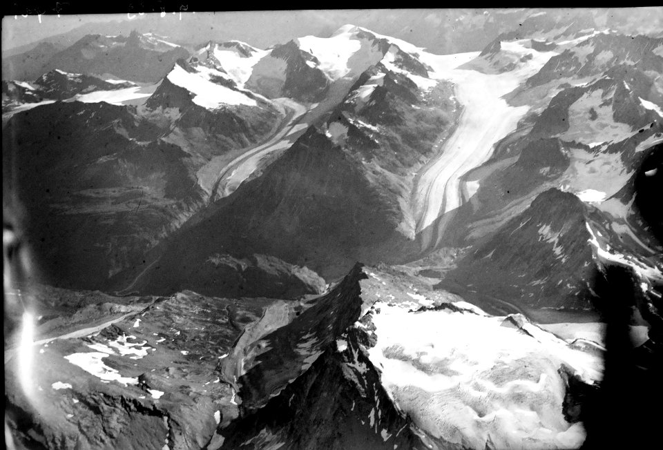ETH-BIB-Glacier du Brenay (l.) und Glacier d'Otemma (r.) im Wallis-Inlandflüge-LBS MH01-007421