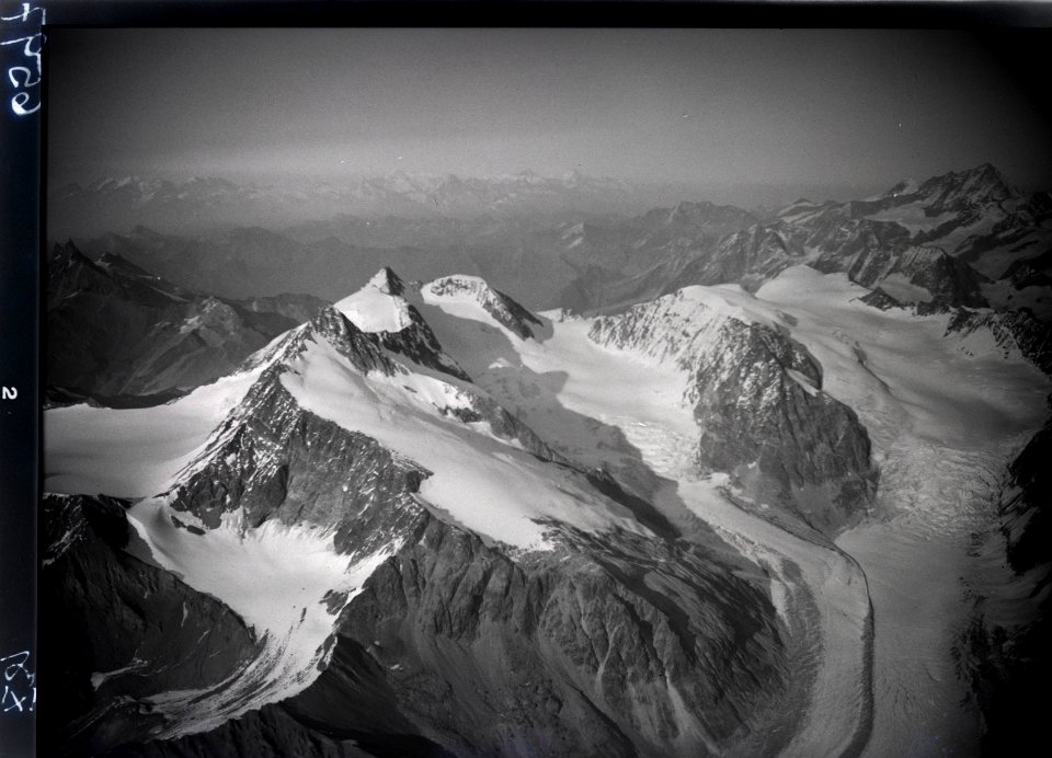 ETH-BIB-Glacier du Brenay, Mont Blanc de Cheilon v. S. W. aus 4500 m-Inlandflüge-LBS MH01-006597