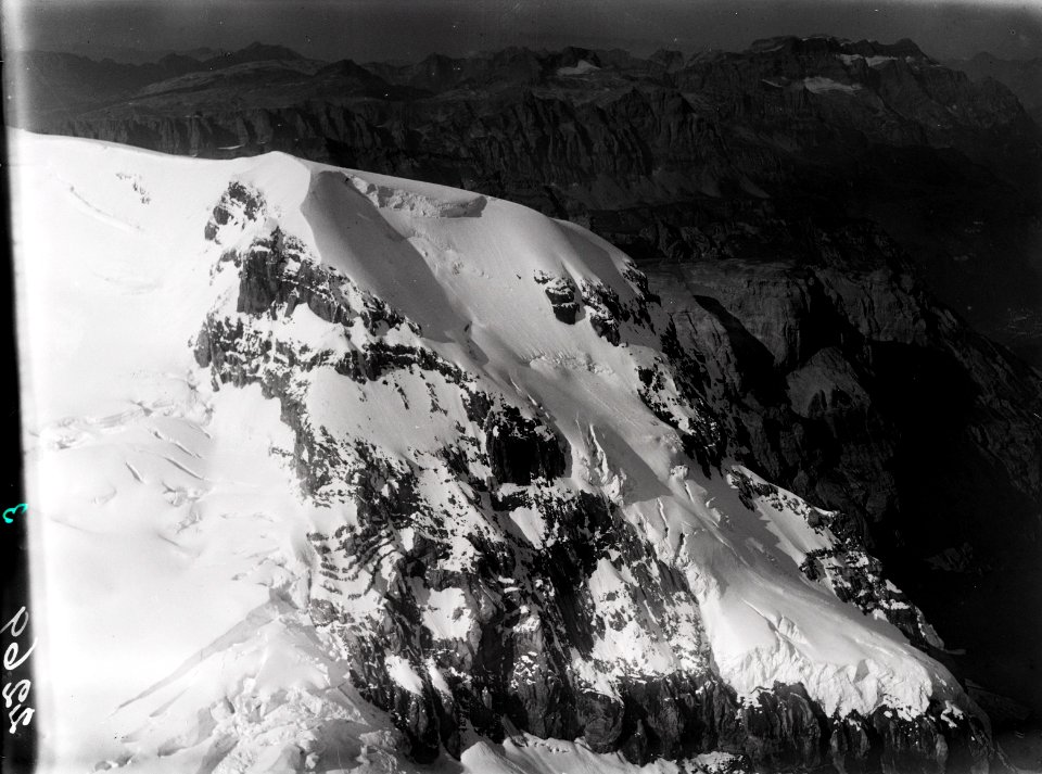 ETH-BIB-Glarner, Tödi, Bifertengrätli, Ochsenstock, Glärnisch, Grünhorngrat v. S. aus 4000 m-Inlandflüge-LBS MH01-002269