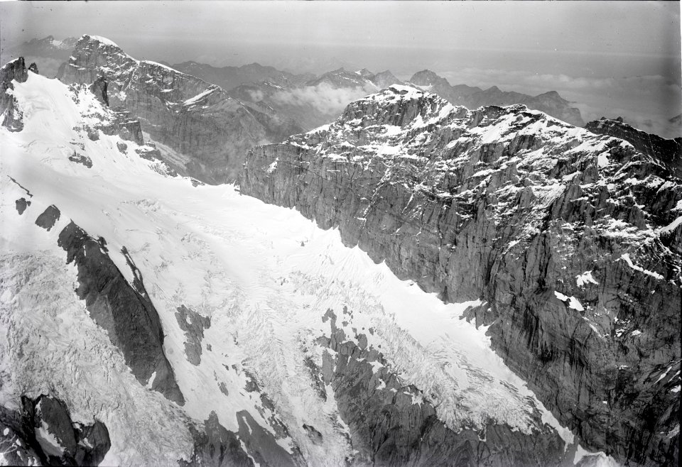 ETH-BIB-Glatt, Firn, Spannörter, Titlis, Schlossberg v. N. O. aus 3400 m-Inlandflüge-LBS MH01-004712