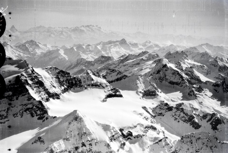 ETH-BIB-Gletscher von Noaschetta (Gran Paradiso), Tresenta - Monte Rafre - Monte Rosa von S.W. aus 4800 m Höhe-Mittelmeerflug 1928-LBS MH02-05-0136