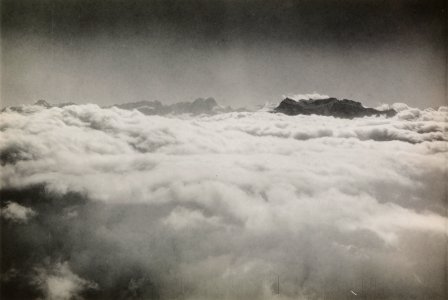 ETH-BIB-Glärnisch, Bifertenstock, Tödi, Wolkenmeer v. N. aus 2500 m-Inlandflüge-LBS MH01-005523