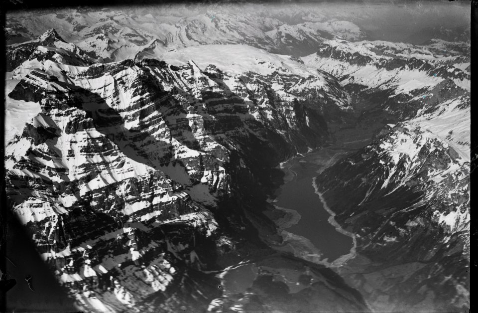 ETH-BIB-Glärnisch, Klöntalersee v. O. aus 3400 m-Inlandflüge-LBS MH01-000139