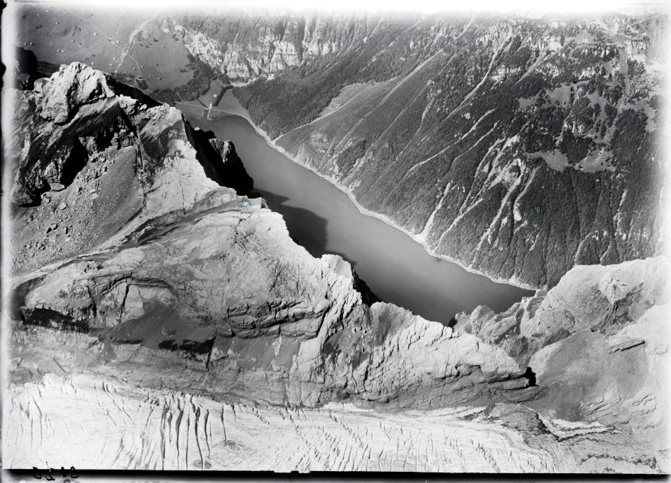 ETH-BIB-Glärnischfirn, Fürberg, Klöntalersee aus 3400 m-Inlandflüge-LBS MH01-003020