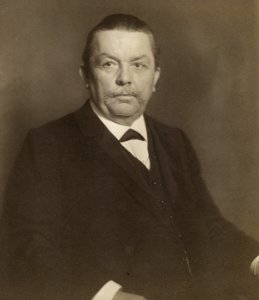ETH-BIB-Gnehm, Robert (1852-1926)-Portrait-Portr 01238.tif (cropped)
