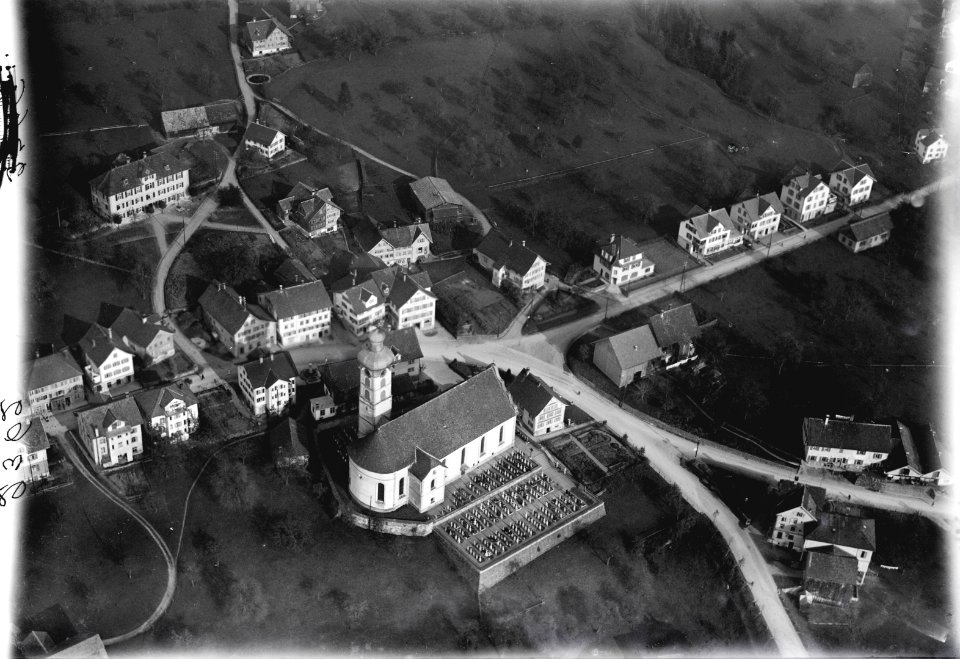 ETH-BIB-Gommiswald, Rickenstrasse aus 100 m-Inlandflüge-LBS MH01-002362