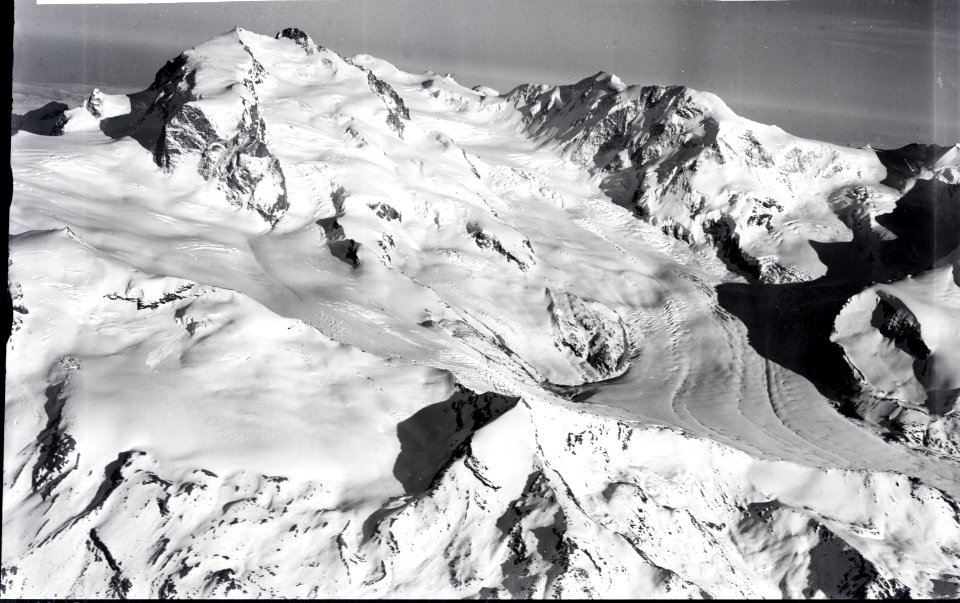 ETH-BIB-Gornergrat, Grenzgletscher, Lyskamm, Monte Rosa aus 4200 m-Inlandflüge-LBS MH01-005692