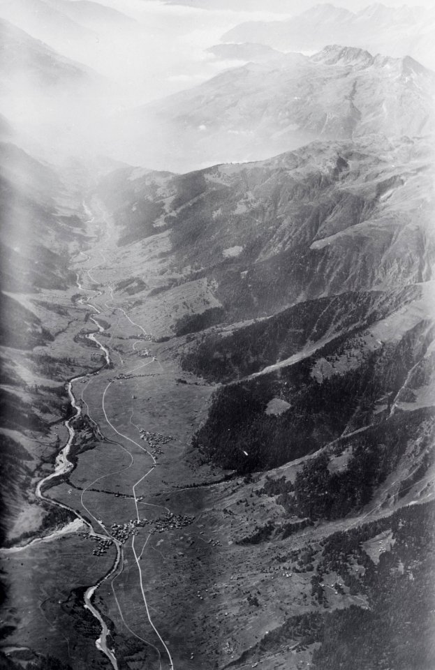 ETH-BIB-Goms, Reckingen, Gluringen, Ritzingen, Biel v. N. O. aus 4000 m-Inlandflüge-LBS MH01-005497