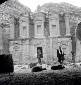 ETH-BIB-Grabtempel Ed Deir, Petra-Abessinienflug 1934-LBS MH02-22-0103