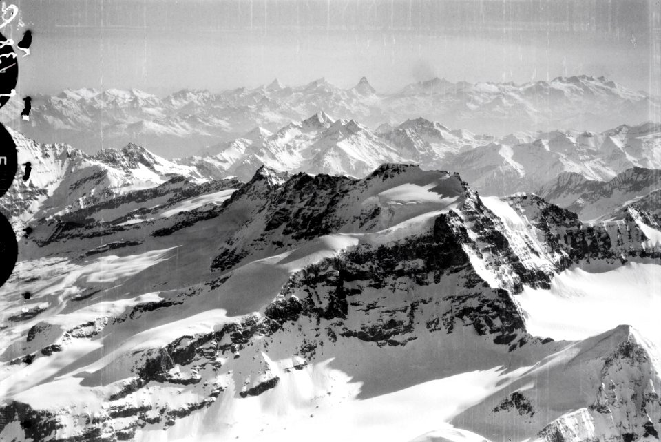 ETH-BIB-Gran Paradiso - Monte Emilius mit Walliseralpen von S.W. aus 4800 m Höhe-Mittelmeerflug 1928-LBS MH02-05-0138-A