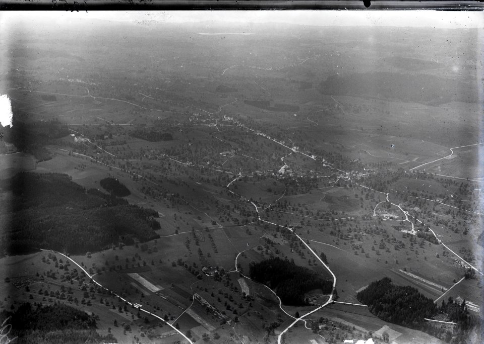 ETH-BIB-Gossau aus 800 m-Inlandflüge-LBS MH01-004258