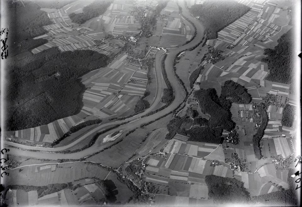 ETH-BIB-Graben, Schörlishüseren, Bannwil v. S. W. aus 3000 m-Inlandflüge-LBS MH01-003253