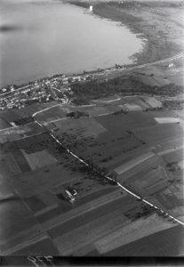 ETH-BIB-Grandson, Le Lac de Neuchâtel aus 600 m-Inlandflüge-LBS MH01-000779