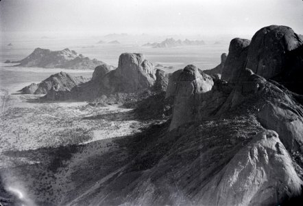 ETH-BIB-Granitberge hinter Kassala-Abessinienflug 1934-LBS MH02-22-0148