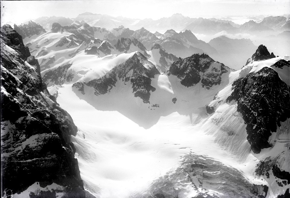ETH-BIB-Grassen, Wendengletscher, Fünffingerstock v. W. aus 3200 m-Inlandflüge-LBS MH01-004696