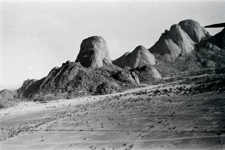 ETH-BIB-Granitberge hinter Kassala-Abessinienflug 1934-LBS MH02-22-0882