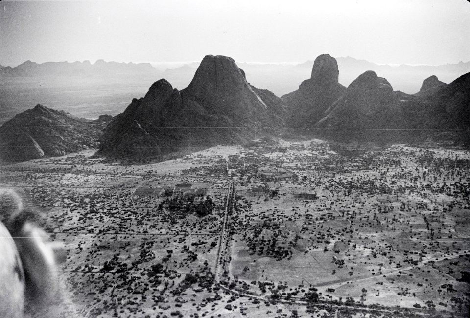 ETH-BIB-Granitberge hinter Kassala-Abessinienflug 1934-LBS MH02-22-0147