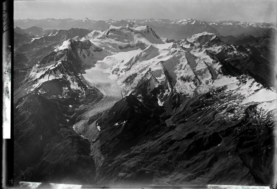 ETH-BIB-Grand Combin, Mont Velan, Glacier de Corbassier v. N. aus 5000 m-Inlandflüge-LBS MH01-001268