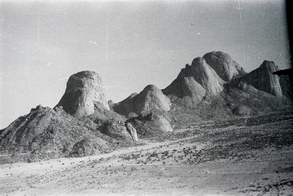 ETH-BIB-Granitberge hinter Kassala-Abessinienflug 1934-LBS MH02-22-0883