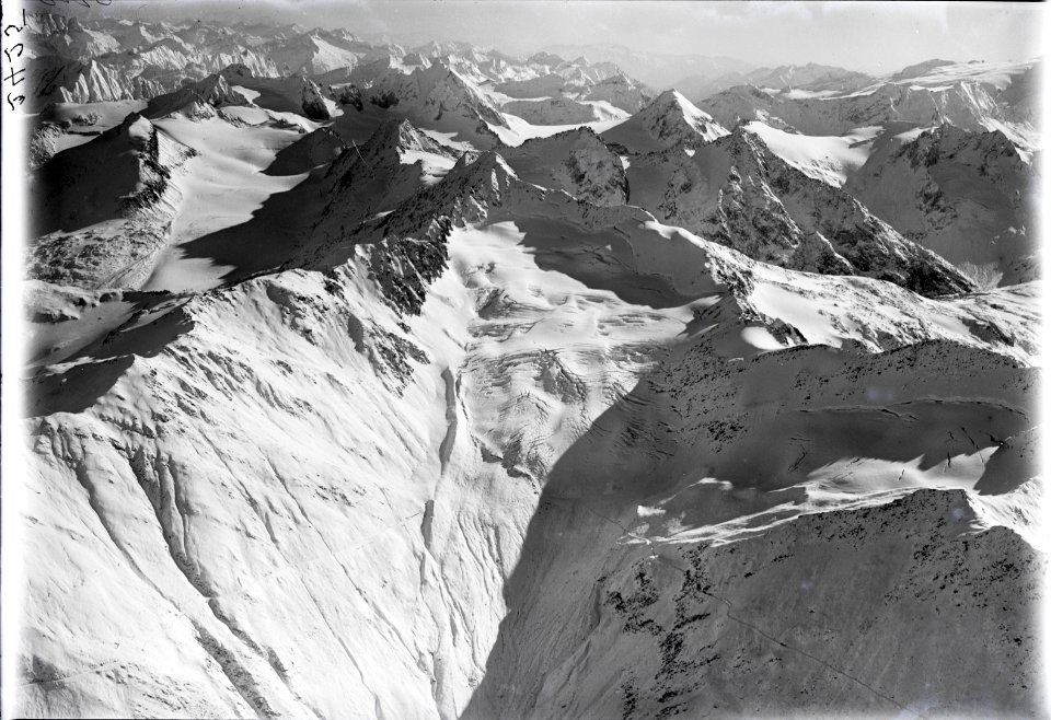 ETH-BIB-Gratschliecht, Muttenhorngletscher, Pizzo Rotondo, Kühbodenhorn-Inlandflüge-LBS MH01-002425