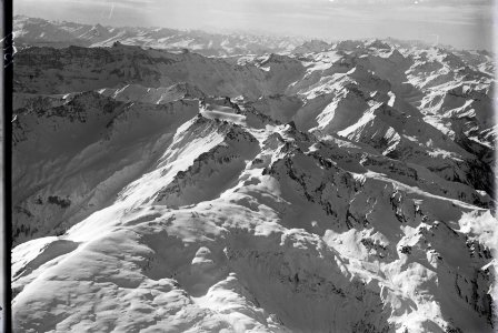 ETH-BIB-Graue Hörner, Pizol, Ringelspitz, Sardona, Hausstock aus 3600 m-Inlandflüge-LBS MH01-001519