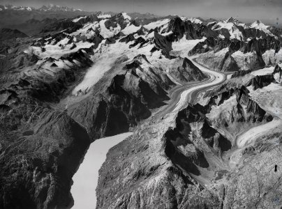 ETH-BIB-Grimselsee, Oberaargletscher, Unteraargletscher, Finsteraarhorn v. O. aus 4400 m-Inlandflüge-LBS MH01-008017