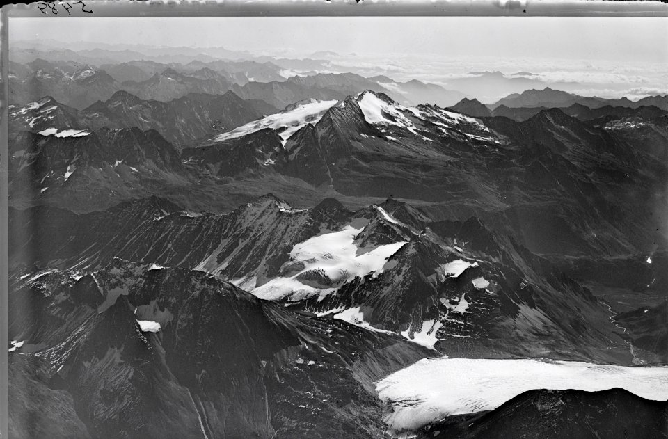 ETH-BIB-Griesgletscher, Nufenenstock, Basodino, Maggiatal v. N. W.-Inlandflüge-LBS MH01-005489