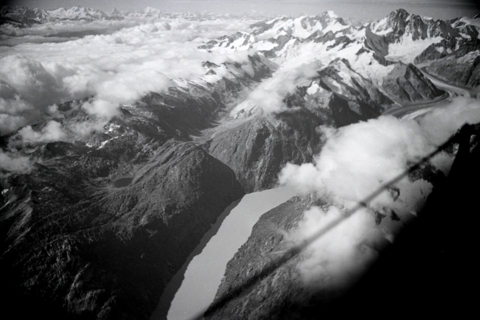 ETH-BIB-Grimselsee, Unteraargletscher, Finsteraarhorn-Inlandflüge-LBS MH05-53-38