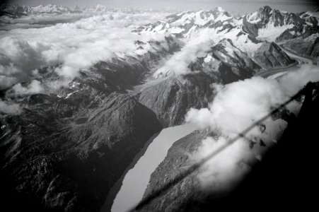 ETH-BIB-Grimselsee, Unteraargletscher, Finsteraarhorn-Inlandflüge-LBS MH05-53-38