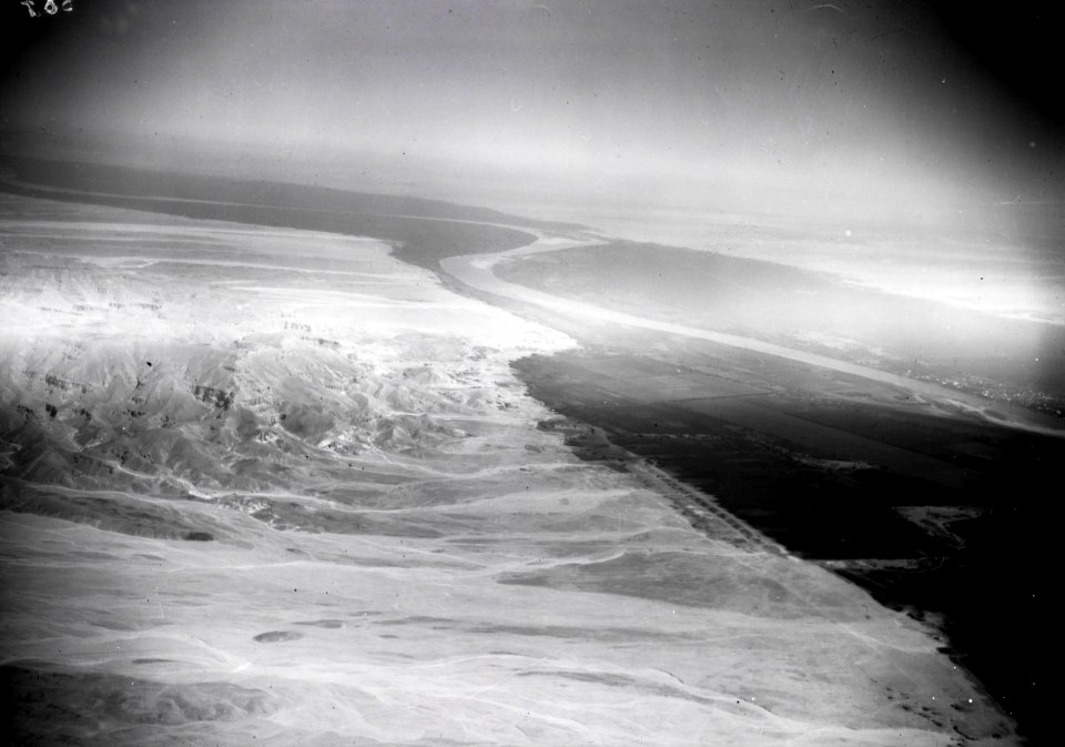 ETH-BIB-Grenze fruchtbares Land - Wüste aus der Luft-Kilimanjaroflug 1929-30-LBS MH02-07-0587