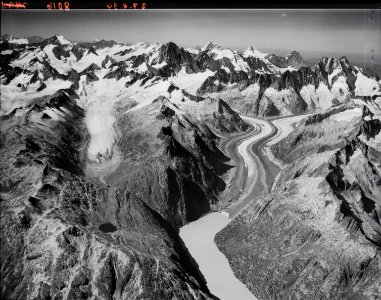ETH-BIB-Grimselsee, Oberaargletscher, Unteraargletscher, Finsteraarhorn v. O. aus 4400 m-Inlandflüge-LBS MH01-008016