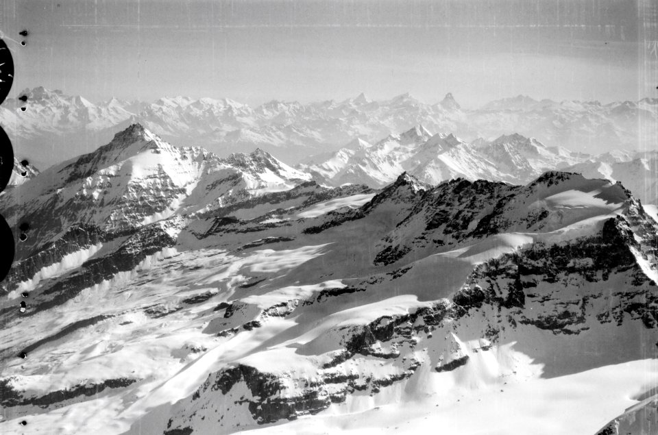 ETH-BIB-Grivola (3961 m), Gran Paradiso (4061 m) mit Monte Emilius - Matterhorn-Mittelmeerflug 1928-LBS MH02-05-0139