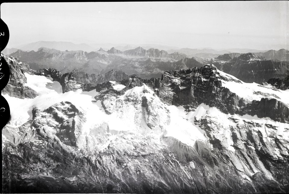 ETH-BIB-Gross Ruchen, Höch, Pfaffen, Schächentaler, Kaiserstock v. S. aus 3800 m-Inlandflüge-LBS MH01-006185