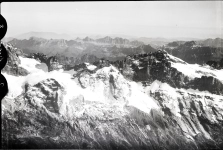 ETH-BIB-Gross Ruchen, Höch, Pfaffen, Schächentaler, Kaiserstock v. S. aus 3800 m-Inlandflüge-LBS MH01-006185
