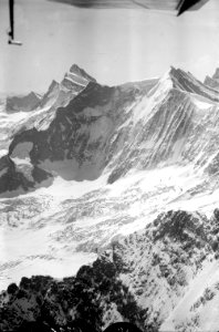 ETH-BIB-Grindelwalder Fieschergletscher, Agassizhorn, Finsteraarhorn v. N. W. aus 4000 m-Inlandflüge-LBS MH01-006221