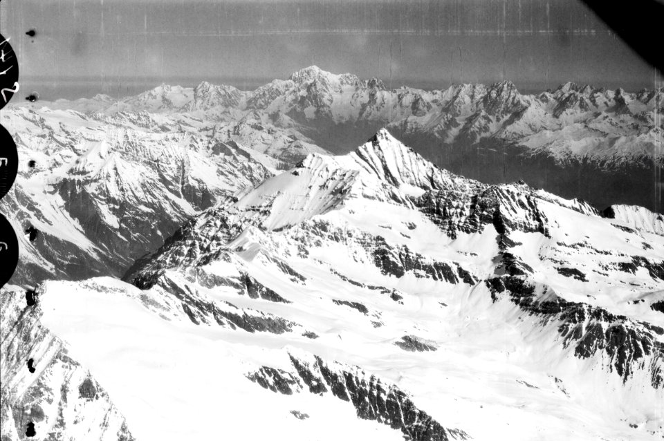 ETH-BIB-Grivola mit Mont Blanc-Kette von S.O. aus 4800 m Höhe-Mittelmeerflug 1928-LBS MH02-05-0141