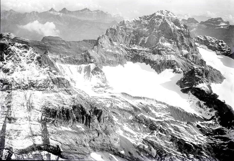 ETH-BIB-Gross Windgällen v. S. aus 3300 m-Inlandflüge-LBS MH01-004722
