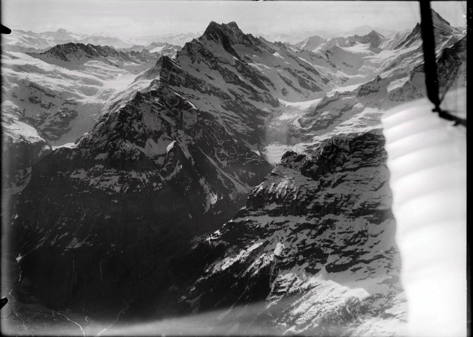ETH-BIB-Grosse Scheidegg, Wetterhorn, Schreckhorn, Finsteraarhorn-Inlandflüge-LBS MH01-000485