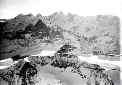 ETH-BIB-Grosse Scheidegg, Wetterhorn, Schreckhorn, Finsteraarhorn aus 3600 m-Inlandflüge-LBS MH01-000280
