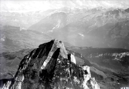 ETH-BIB-Grosser Mythen, Muotatal v. N. aus 2000 m-Inlandflüge-LBS MH01-006549