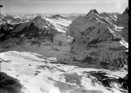 ETH-BIB-Grosse Scheidegg, Wetterhorn, Schreckhorn, Finsteraarhorn aus 4000 m-Inlandflüge-LBS MH01-000292