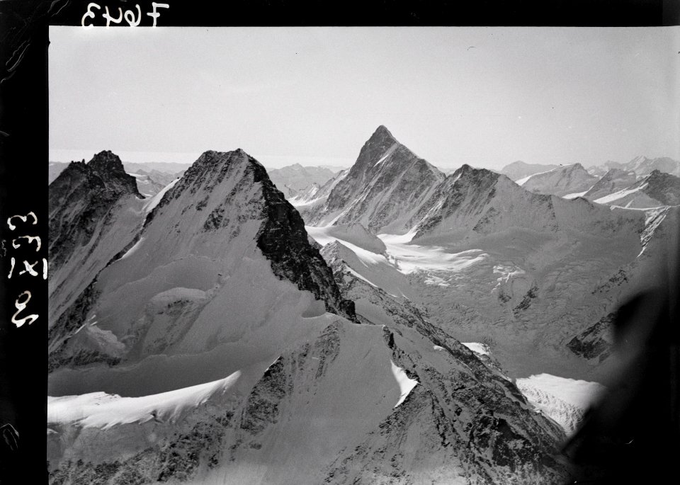 ETH-BIB-Grosses Schreckhorn, Lauteraarhorn, Finsteraarhorn-Inlandflüge-LBS MH01-007643