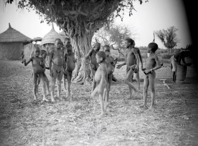 ETH-BIB-Gruppe afrikanischer Kinder-Tschadseeflug 1930-31-LBS MH02-08-0955