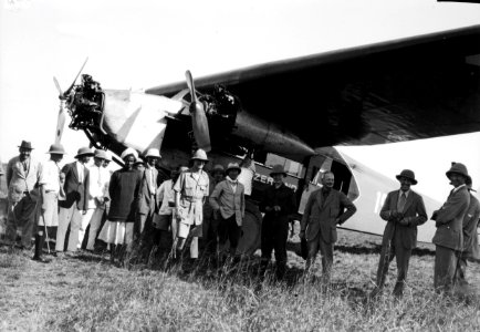 ETH-BIB-Gruppe vor Fokker-Kilimanjaroflug 1929-30-LBS MH02-07-0592