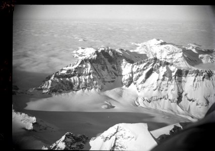 ETH-BIB-Gspaltenhorn und Tschingelspitz von Süden-Inlandflüge-LBS MH01-007706 photo