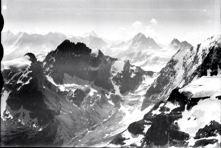 ETH-BIB-Gspaltenhorn, Gamilücke, Breithorn, Tschingelhorn v. N. W. aus 3200 m-Inlandflüge-LBS MH01-005737