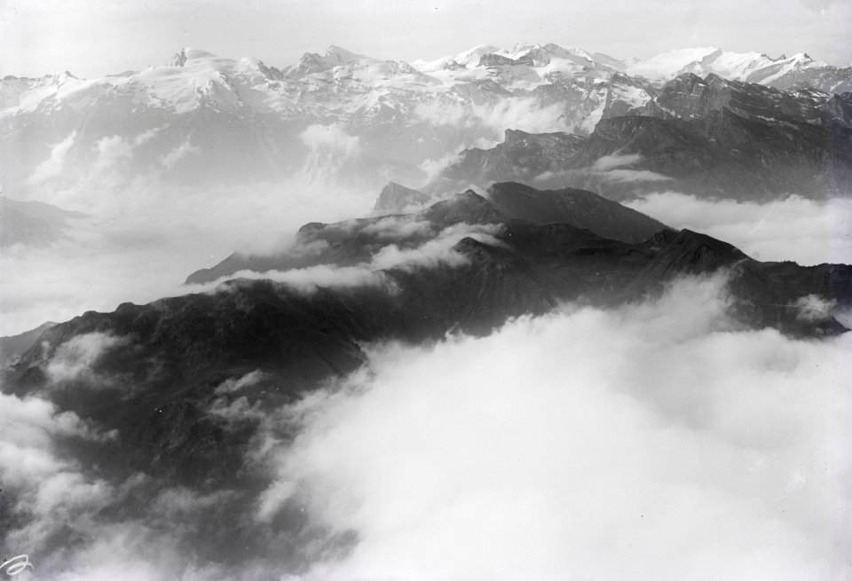 ETH-BIB-Gräfimattgrat, Wildgeisberg, Huetstock, Titlis, Dammastock v. N. aus 3000 m-Inlandflüge-LBS MH01-004682