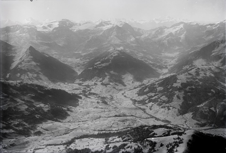 ETH-BIB-Gstaad, Lauenen, Gsteig, Wildhorn, Sanetschhorn, Sanetschpass, Grand Combin aus 2800 m-Inlandflüge-LBS MH01-004816