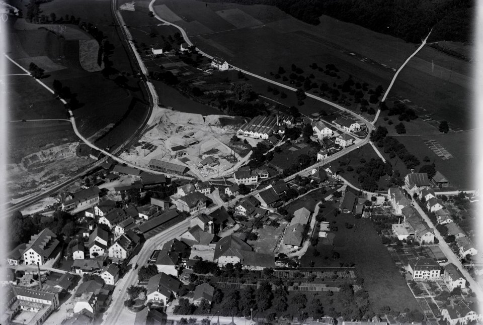 ETH-BIB-Gränichen, Bally-Areal und die ehemalige Turnhalle-Inlandflüge-LBS MH03-1096