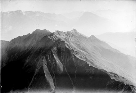 ETH-BIB-Grünerhorn, Piz Fess, Piz Riein, Rheintal v. S. aus 3000 m-Inlandflüge-LBS MH01-003744